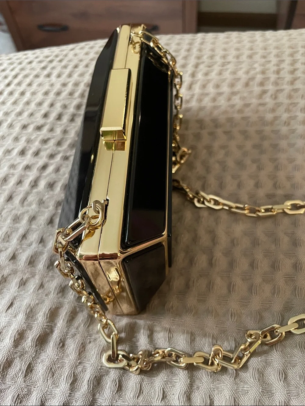 Uterque polished black